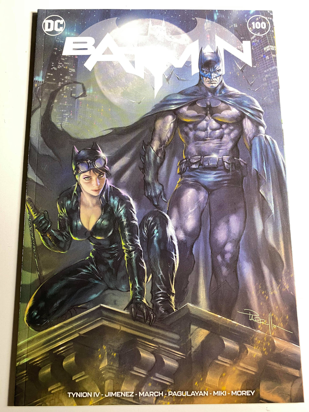 BATMAN #100 EXCLUSIVE LUCIO PARRILLO TRADE DRESS VARIANT COMIC BOOK