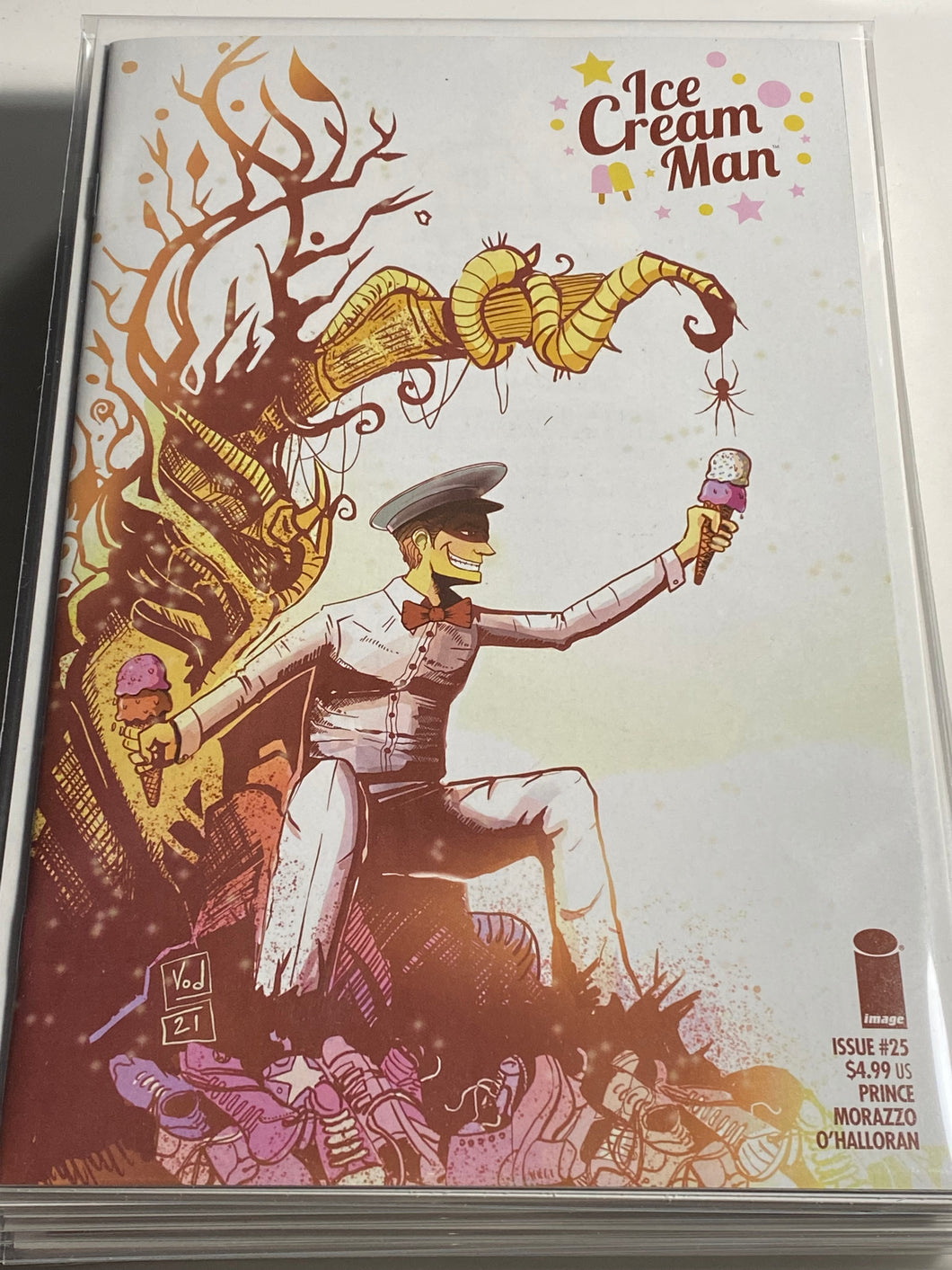 ICE CREAM MAN #25 EXCLUSIVE VARIANT LIMITED TO 450 by Victor Irizarry